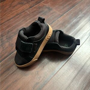UGG Kids  Rennon Low Black and Brown Sneakers